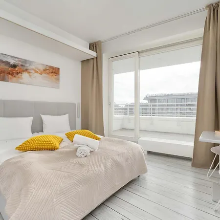 Apartment Klimatyczne Jasne W Sercu Wroclawia & Parking By Renters Wroclaw